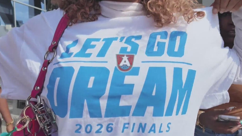 Atlanta Dream fans celebrate team's Game 6 win — Roswell Sports news