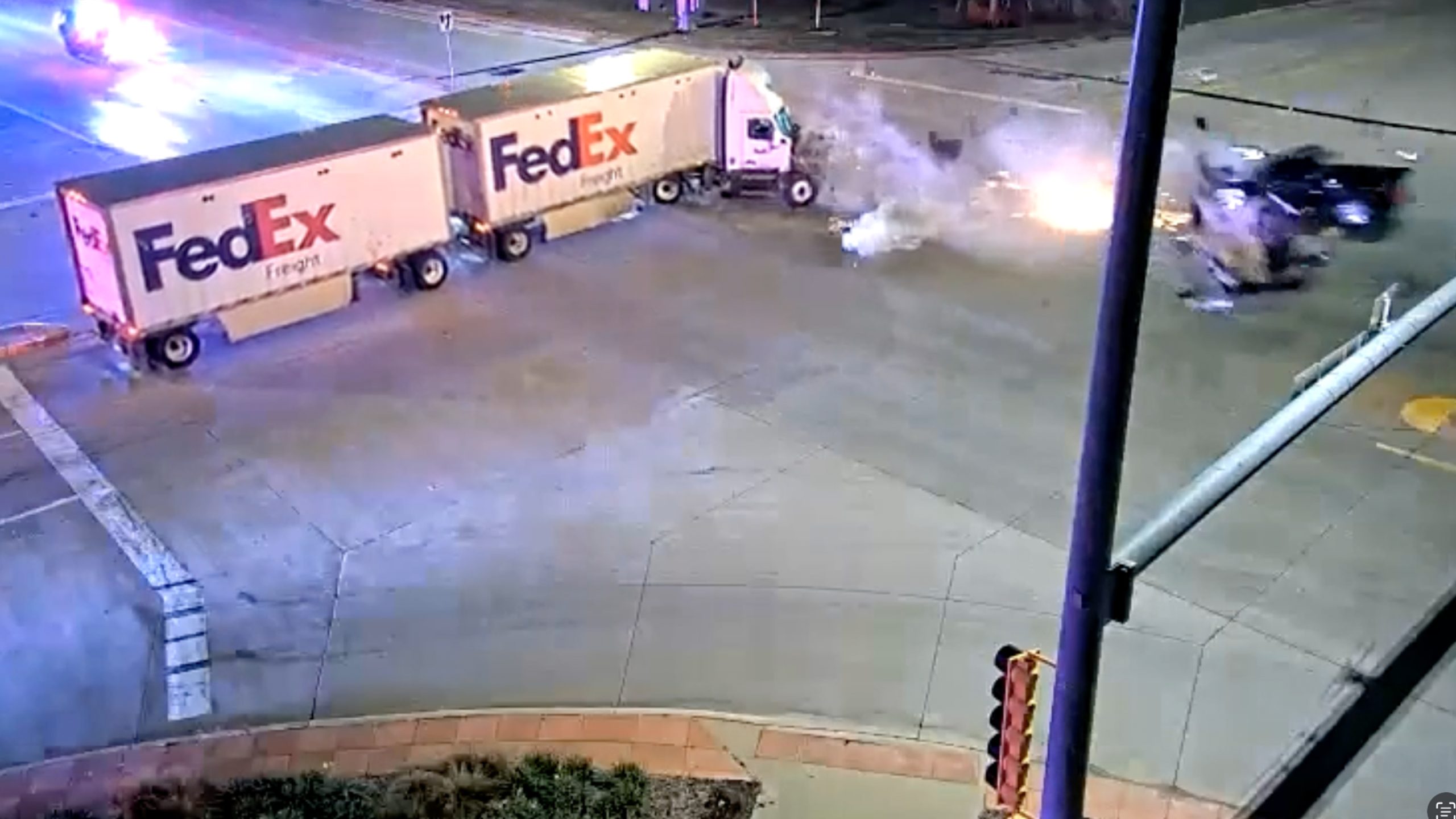Watch: Suspect fleeing from police crashes into FedEx semi-truck — Roswell Community news