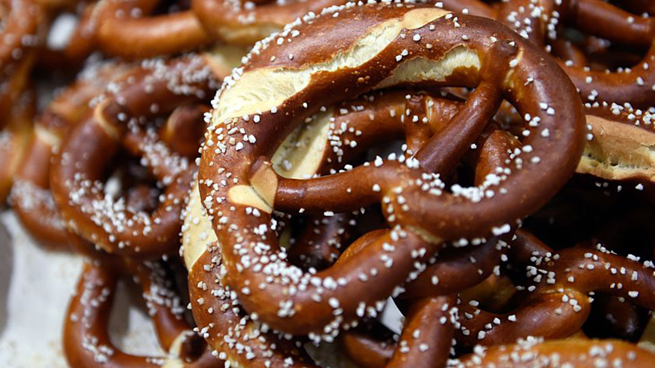 Students served pretzels covered in oven cleaner, lawsuit claims — Roswell Schools news